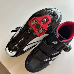 Peloton Cycling Shoes - with cleats